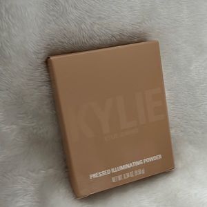 BNIB 💯% Authentic Kylie by Kylie Jenner Pressed Illuminating Powder